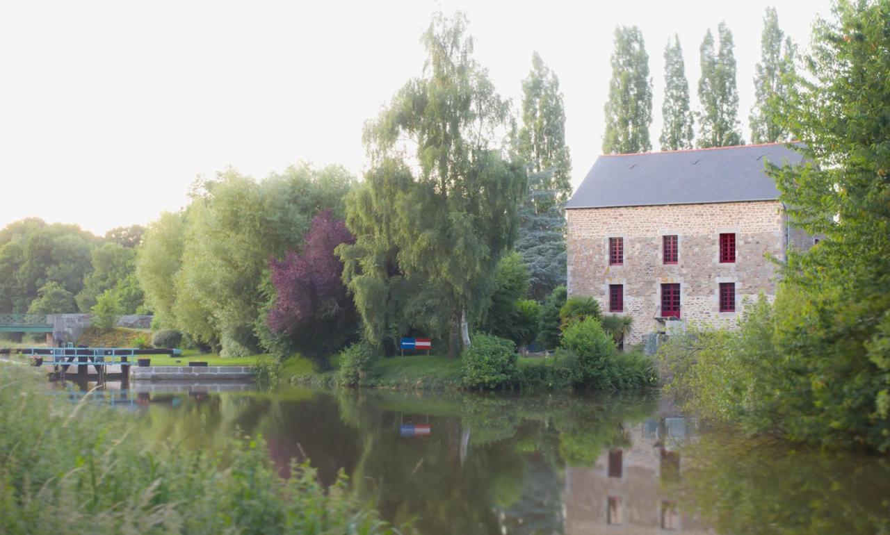Bed and Breakfast Le Moulin Du Mottay Évran Esterno foto